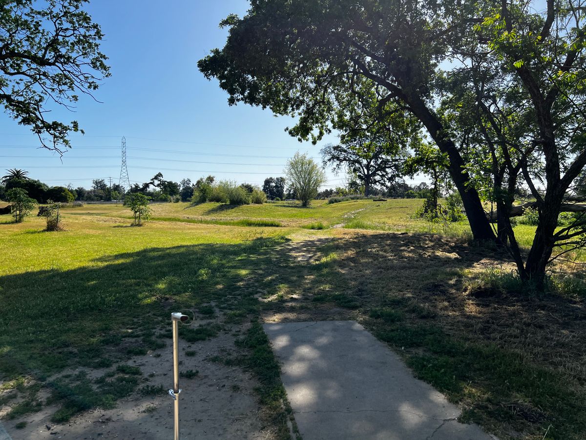 Hole 5 short tee pad