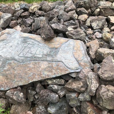 Carvings on tee pad 4