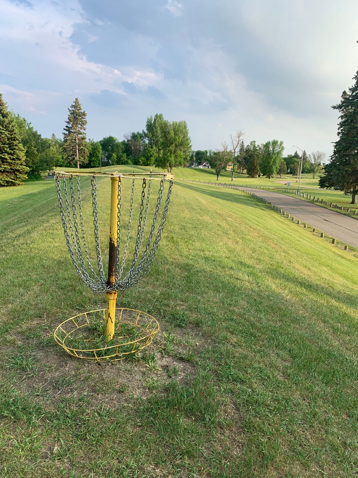 View of hole 3 pin looking back towards tee pad. This was the only broken basket at the course.