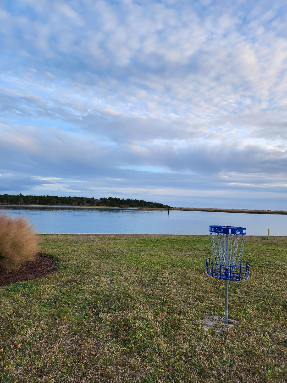 USE CAUTION WHEN WINDY! The basket is only 80ft from the seawall.