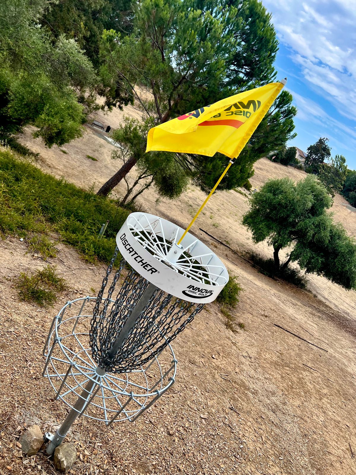 Hole 4 is nowhere near hole 3.  You walk up the hill from 3 and follow the trail to the left.