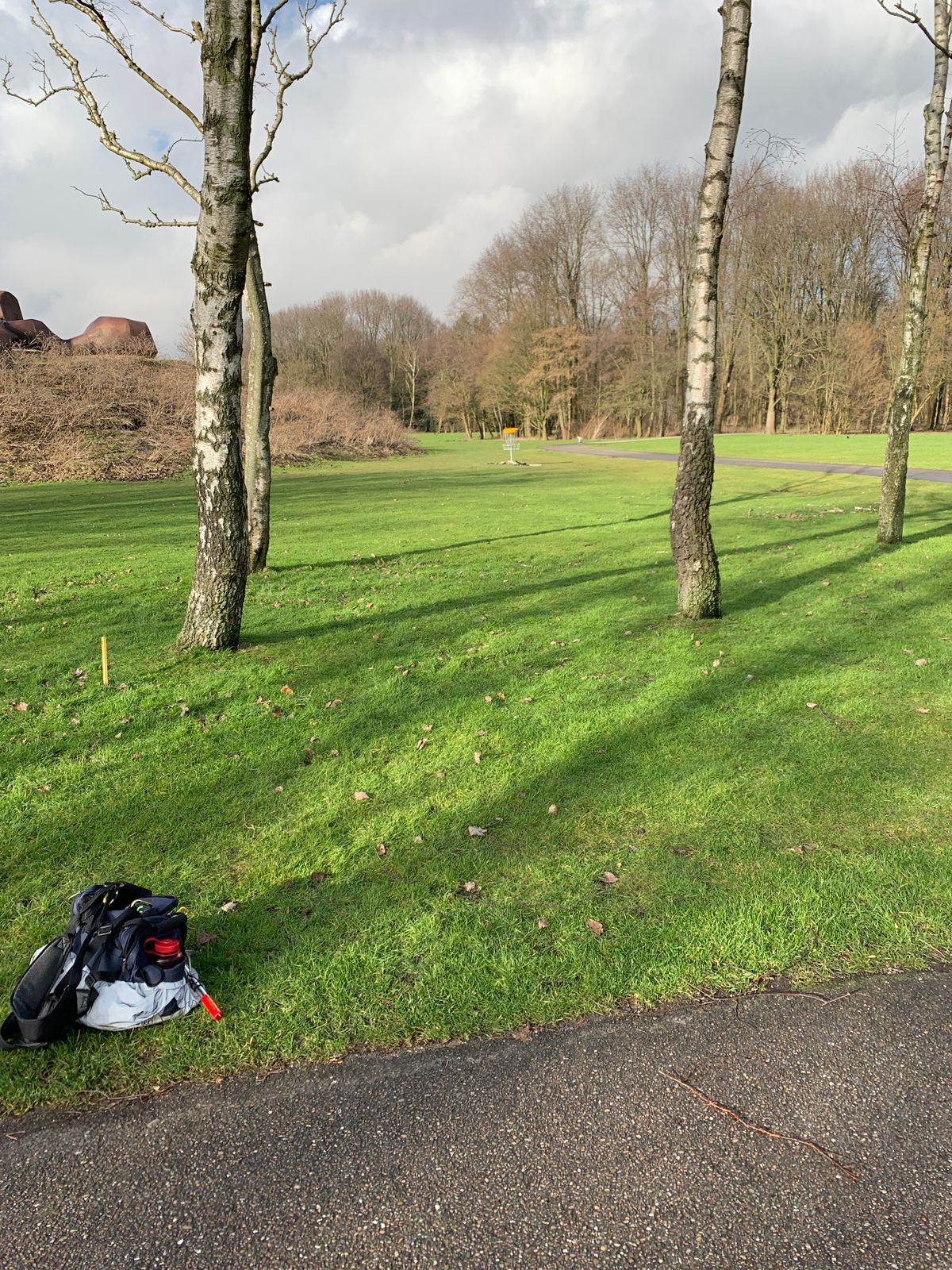 Tee 15 ace race
