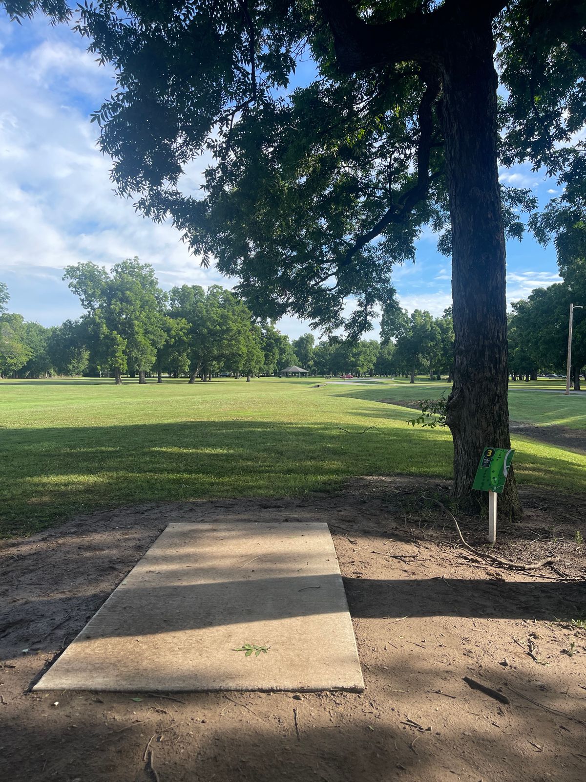 Hole 3 short tee pad