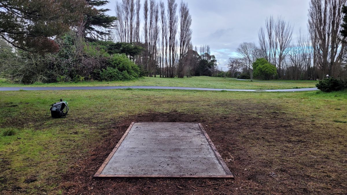 Hole 1 Teepad