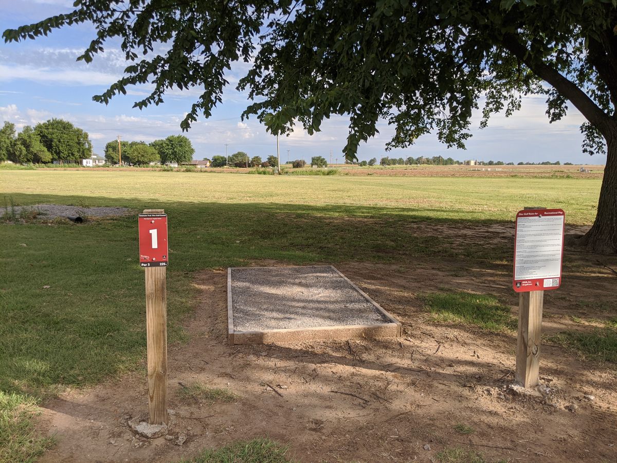 Hole 1 Tee Pad