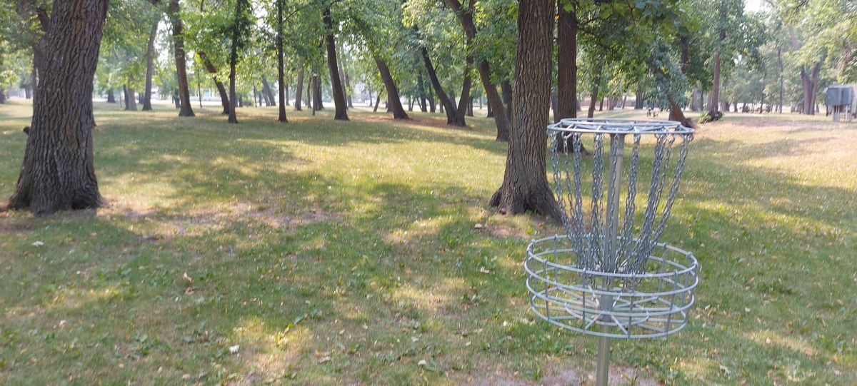 Reverse back up the fairway on hole 8 🍁☘🍁☘🍁