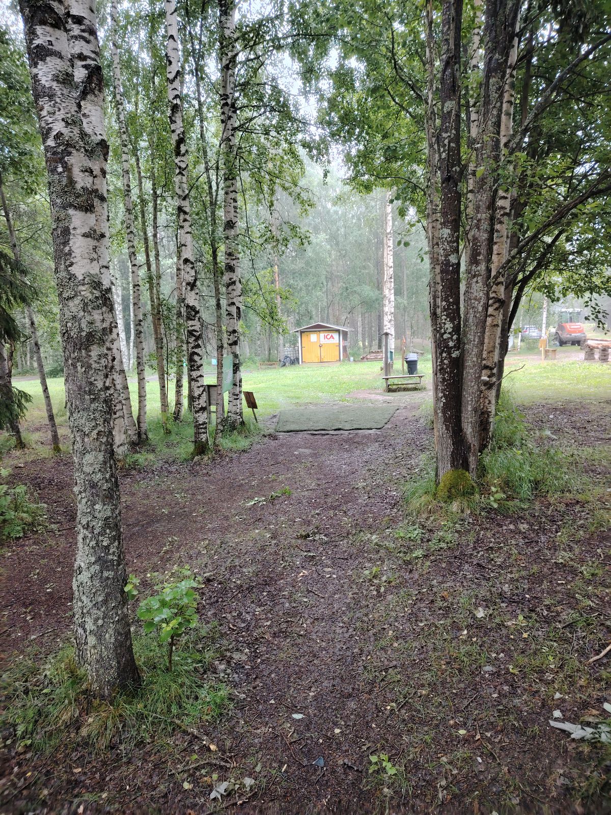 Hole 1 Silver tee