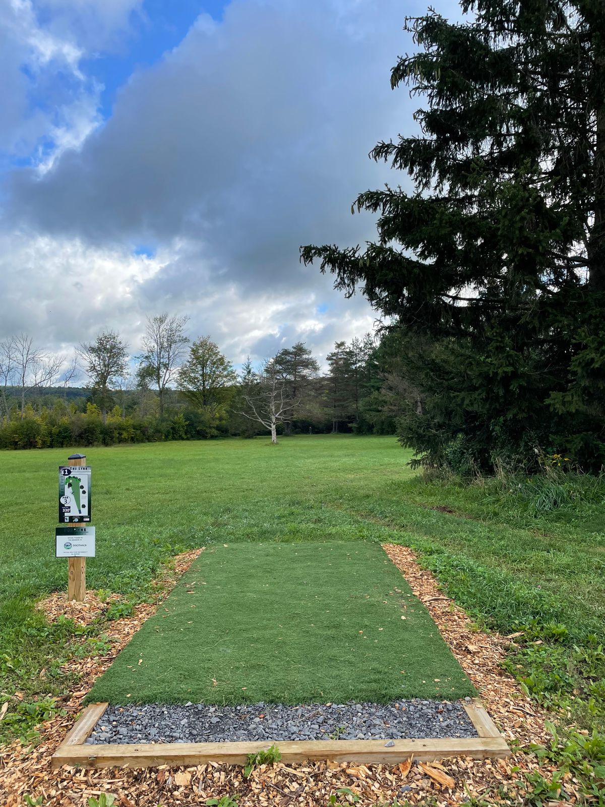 Hole 1, Blue (Long) tee.