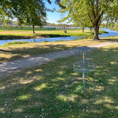Hole 2s basket near the creek