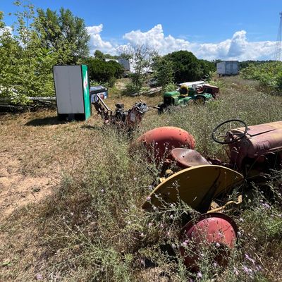 Lots of objects on the fairway make for fun and unique obstacles