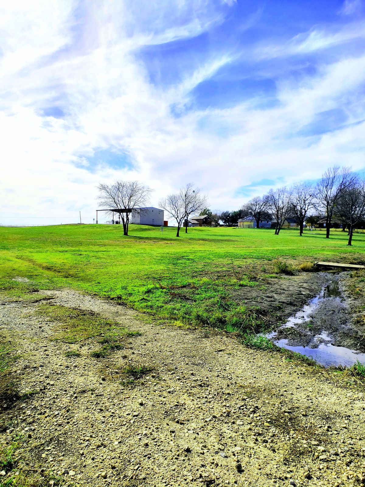 Inbound hazards on #9 fairway.