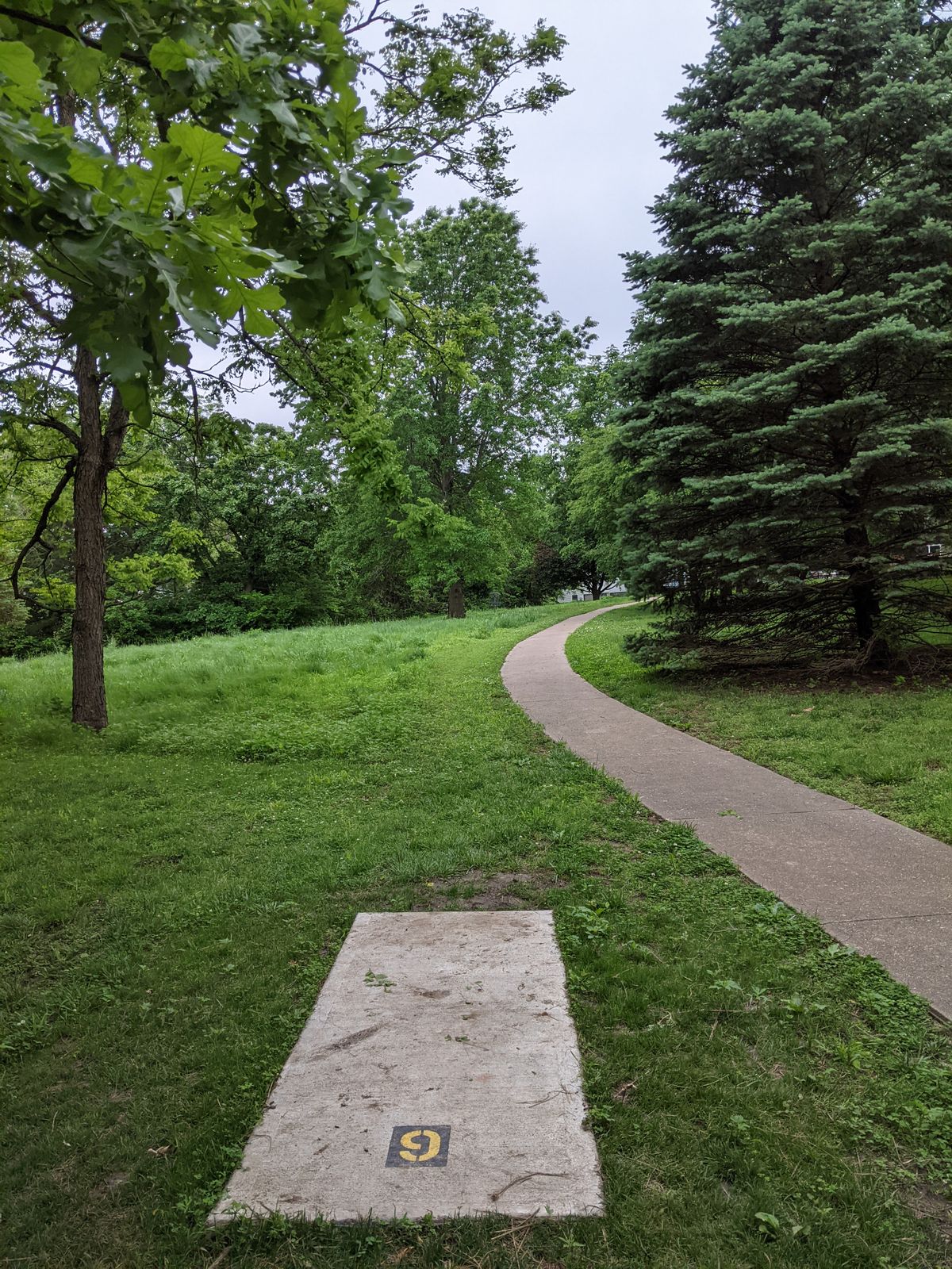 Tee 9