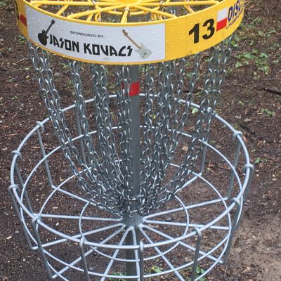 Putting on hole 13.🇨🇦👍🇨🇦👍🇨🇦