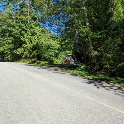 Parking lot, 1.3km from intersection of Gorge Harbour Rd and Seaford Rd