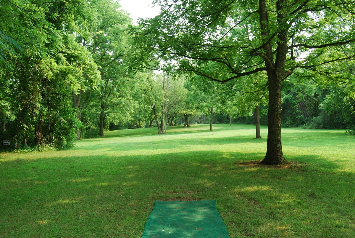 Hole 9 short tee pad position