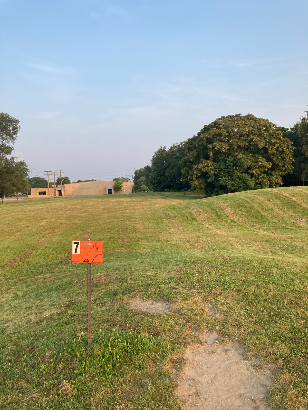 Main #7 Tee