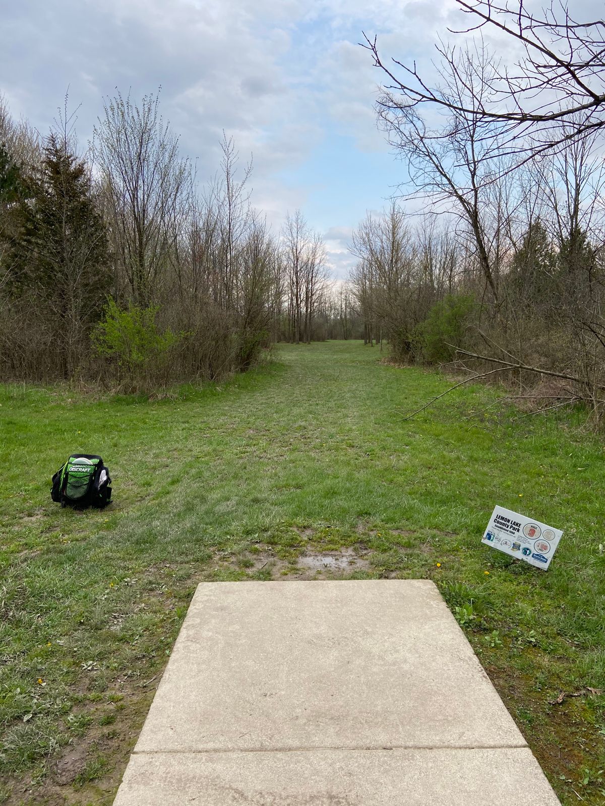 Hole 9. 441 feet straight to the pin. Very tight hole that requires a perfectly straight drive.