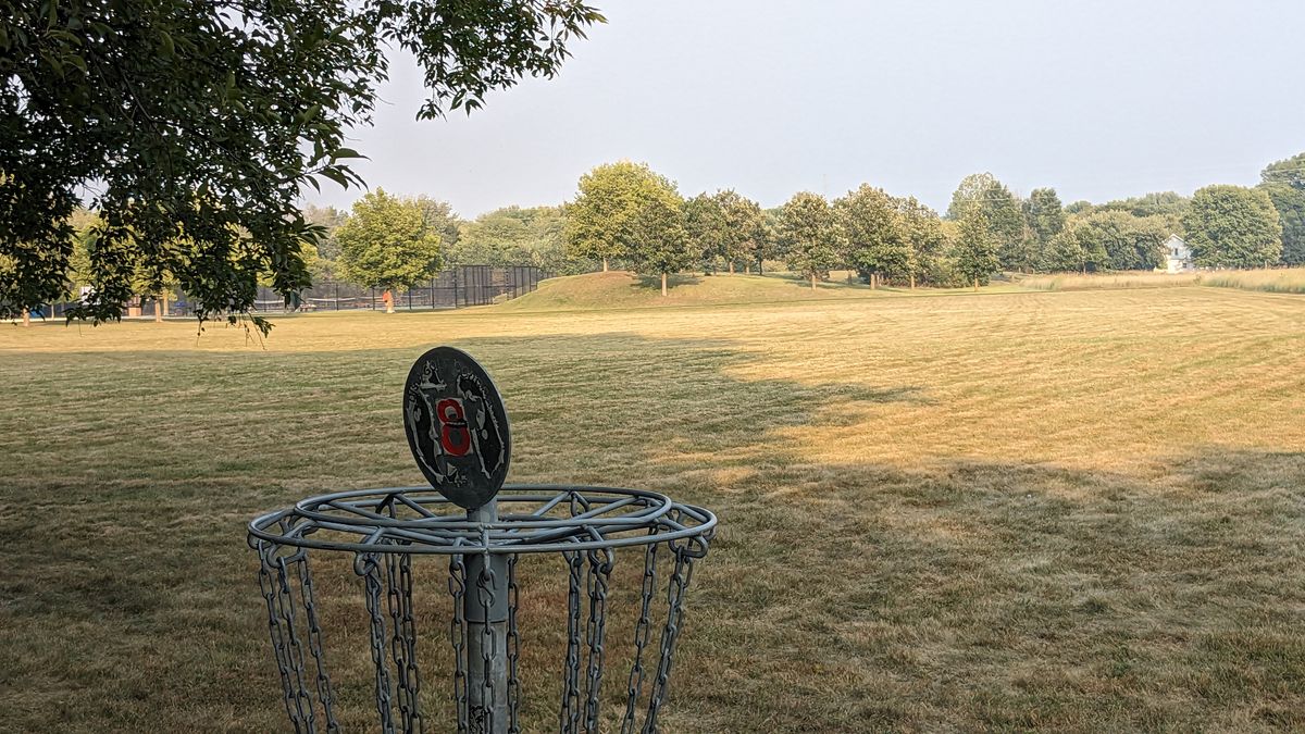 8's basket looking towards the tee