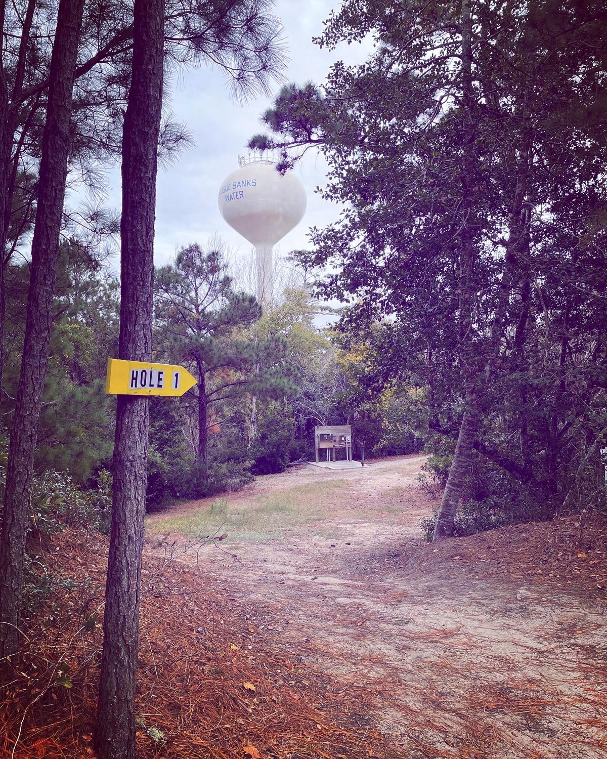 Starting the course, the walk from the parking lot to hole 1