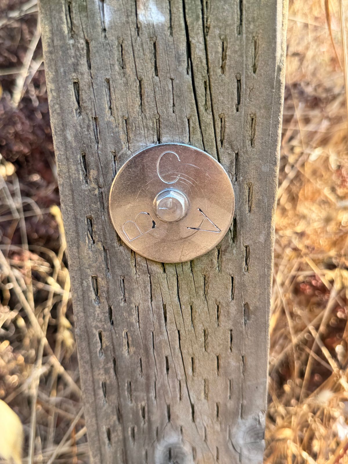 Check the metal indicator for current pin position.