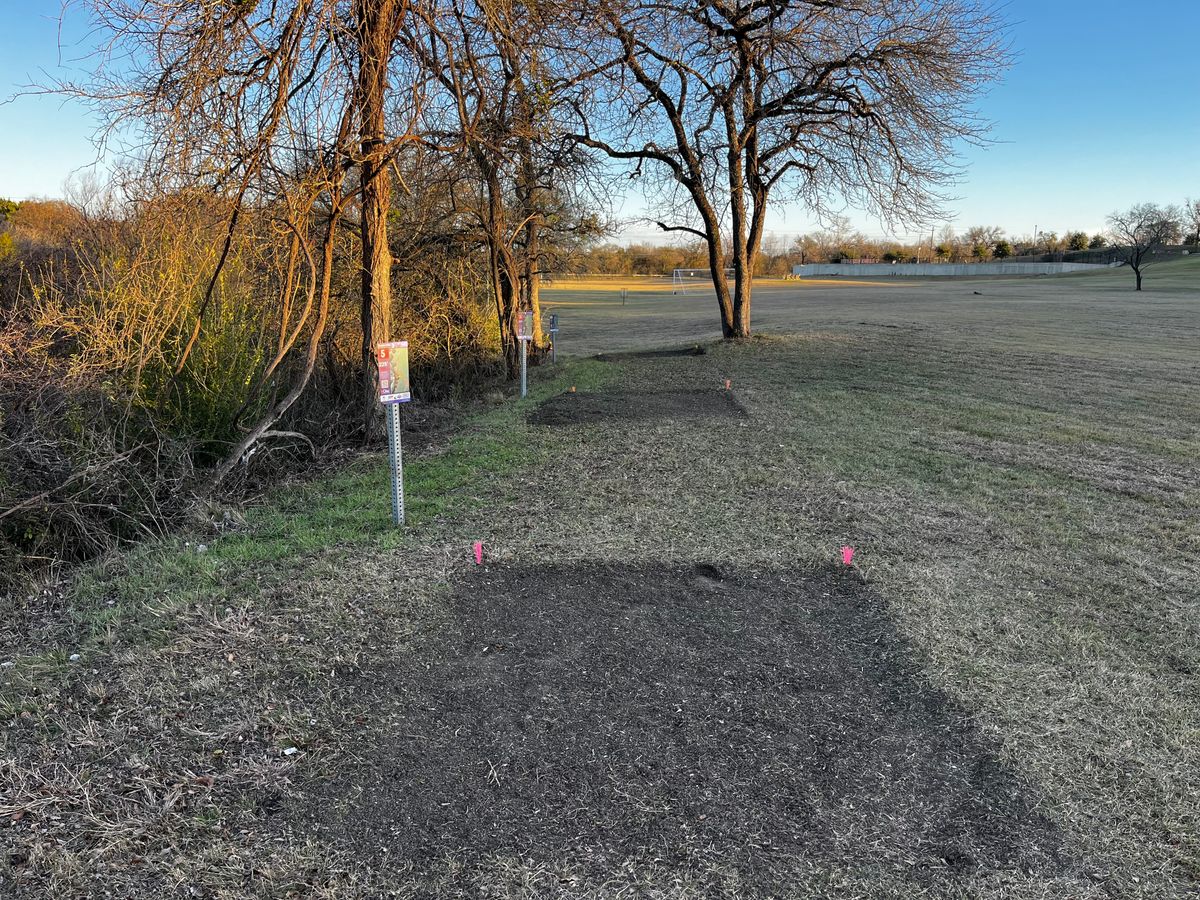 Hole 5 College Tee