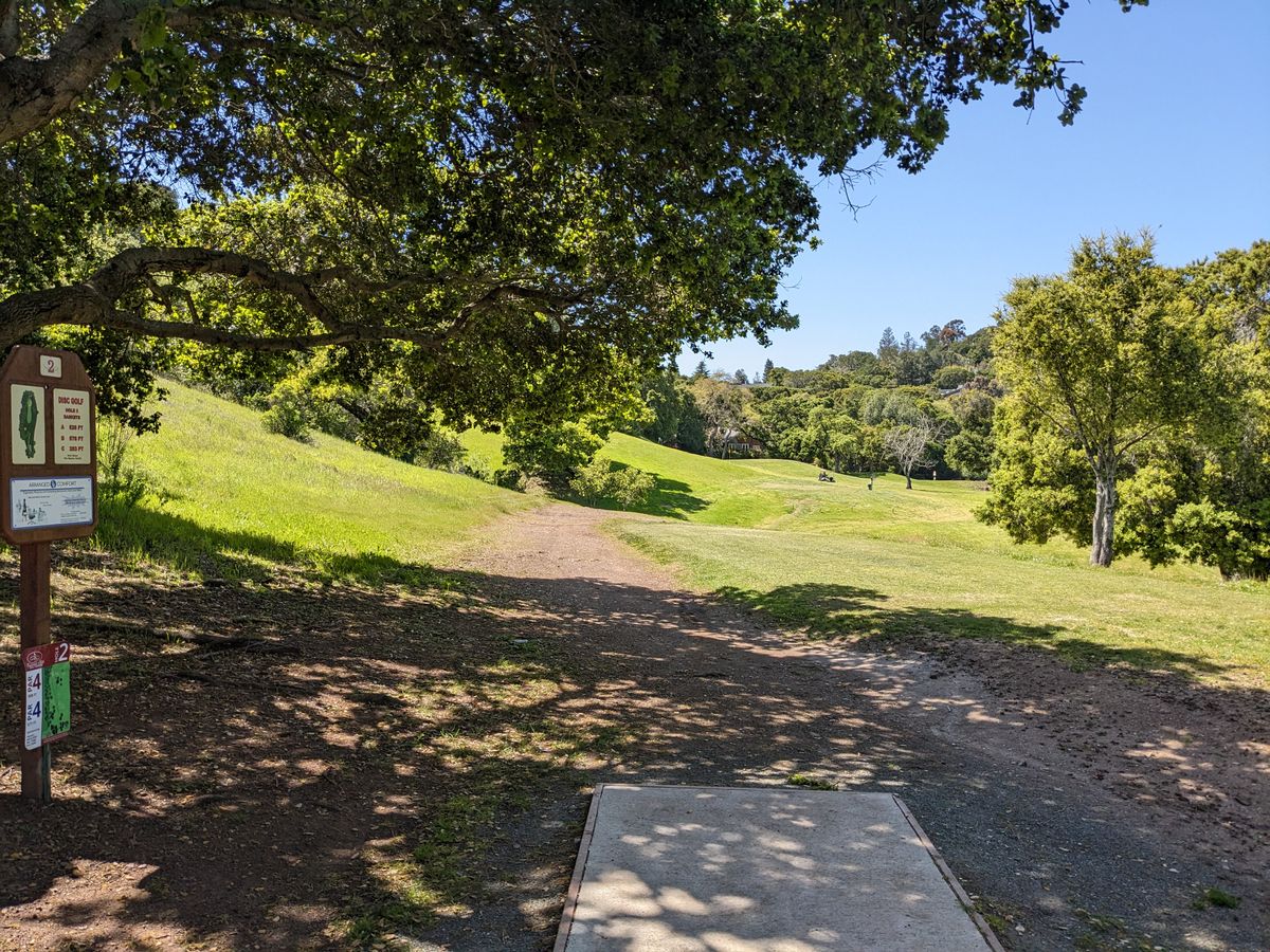 Short tee for hole 2