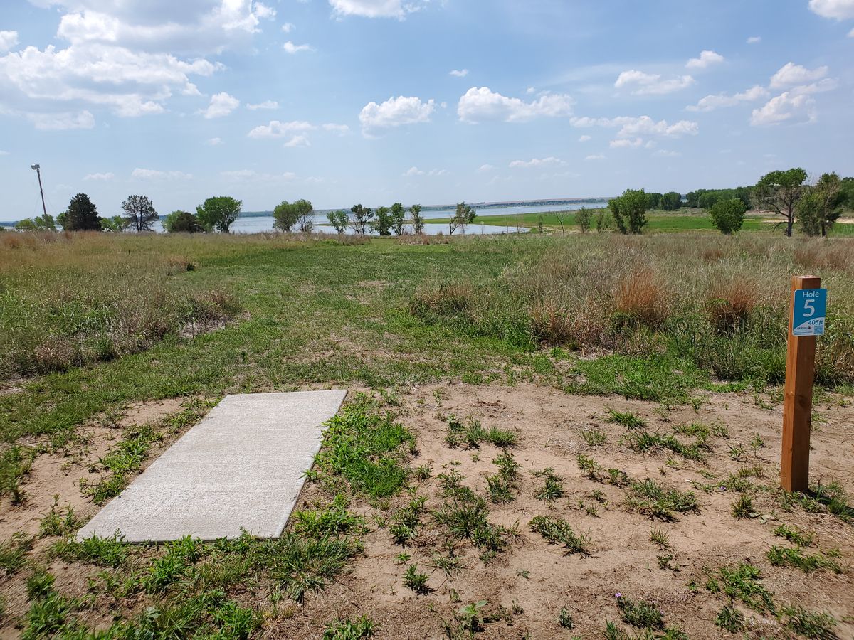 Hole 5 - Teepad