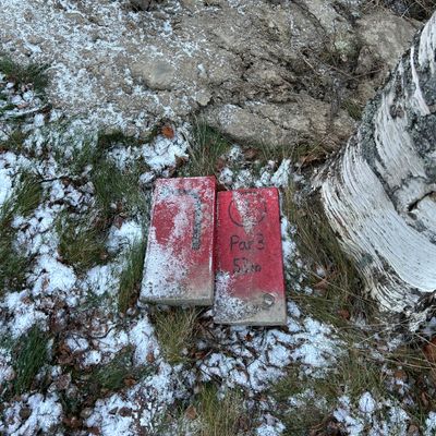 Första hålet kolla noga att ingen kommer på gångvägen