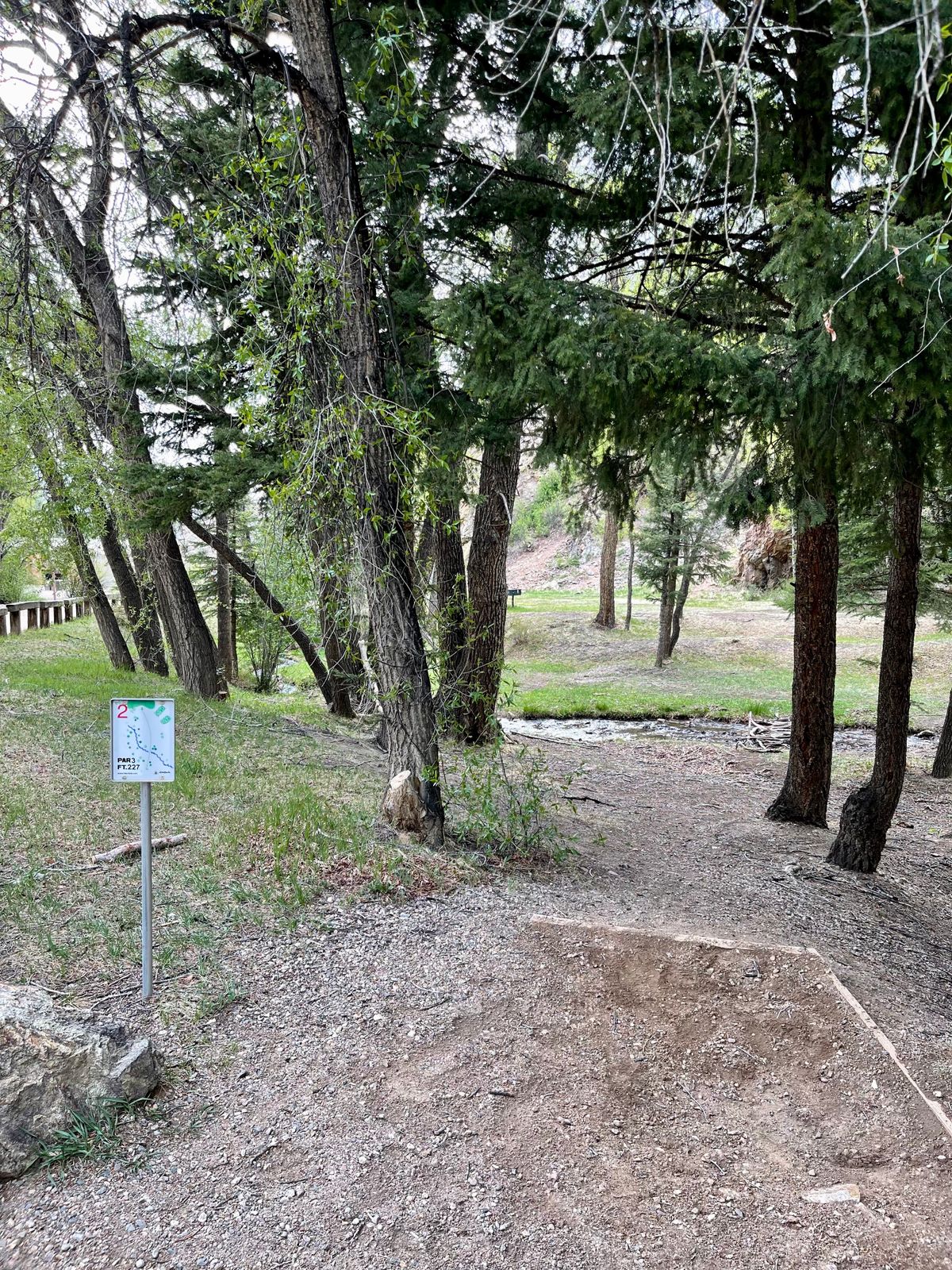 Tee 2