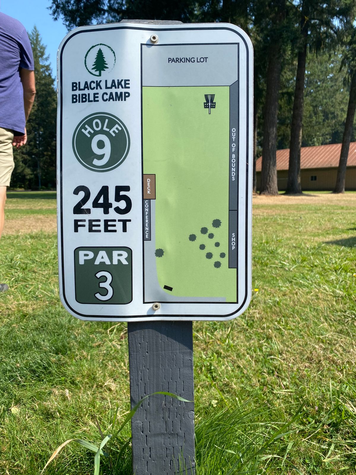 Clear tee signs.