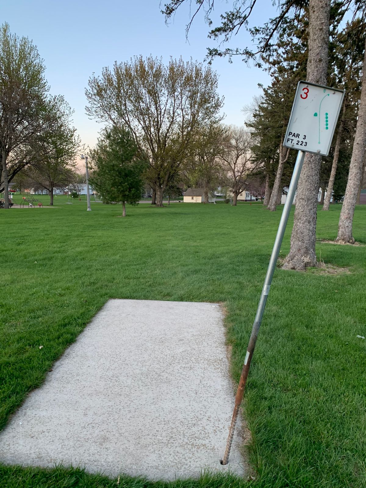 Hole 3 teepad