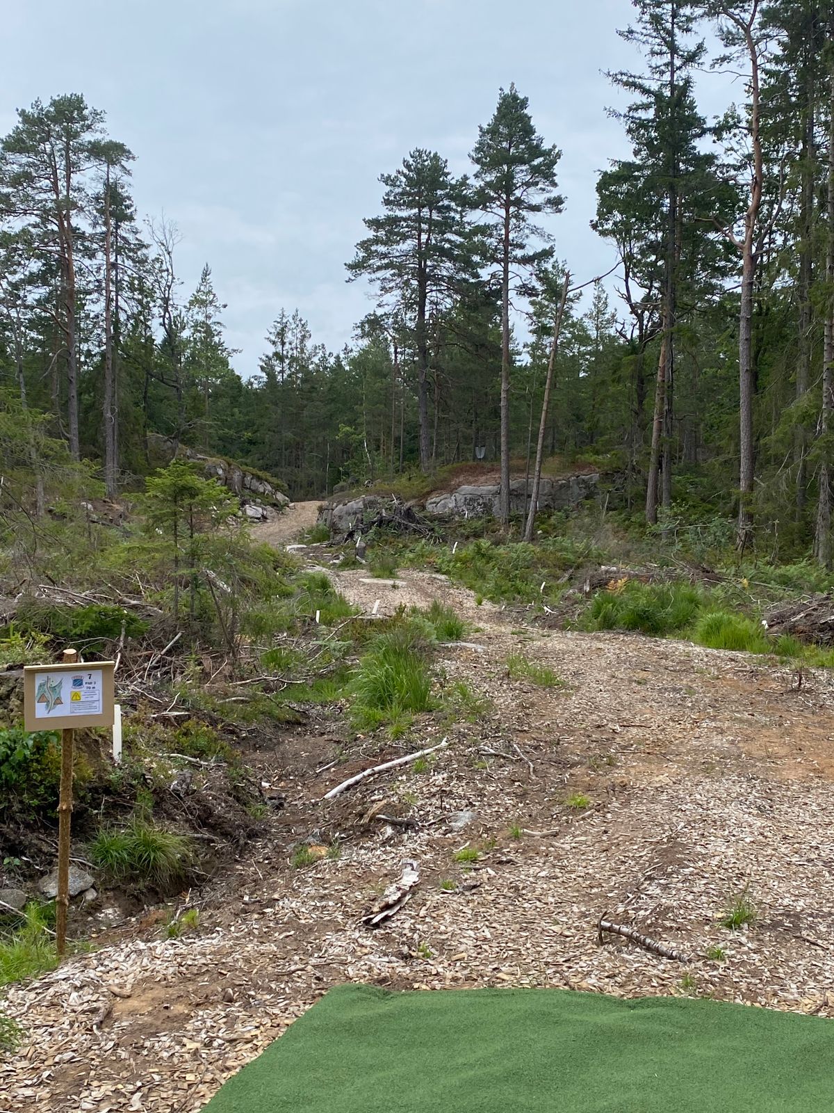Fairway hull 7, OB til høyre og venstre, merket med hvitt.
