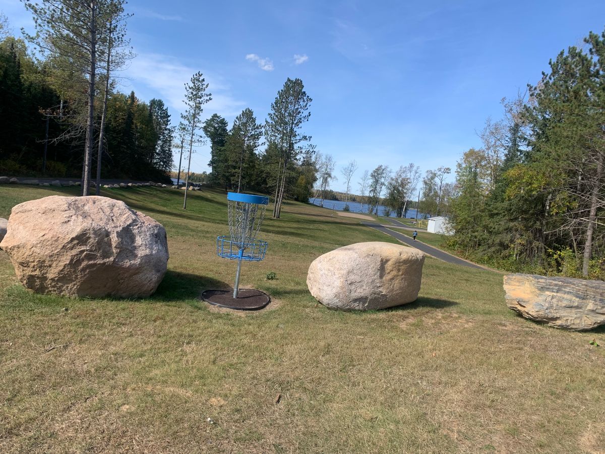 Hole 8 pin looking towards the tee pad.