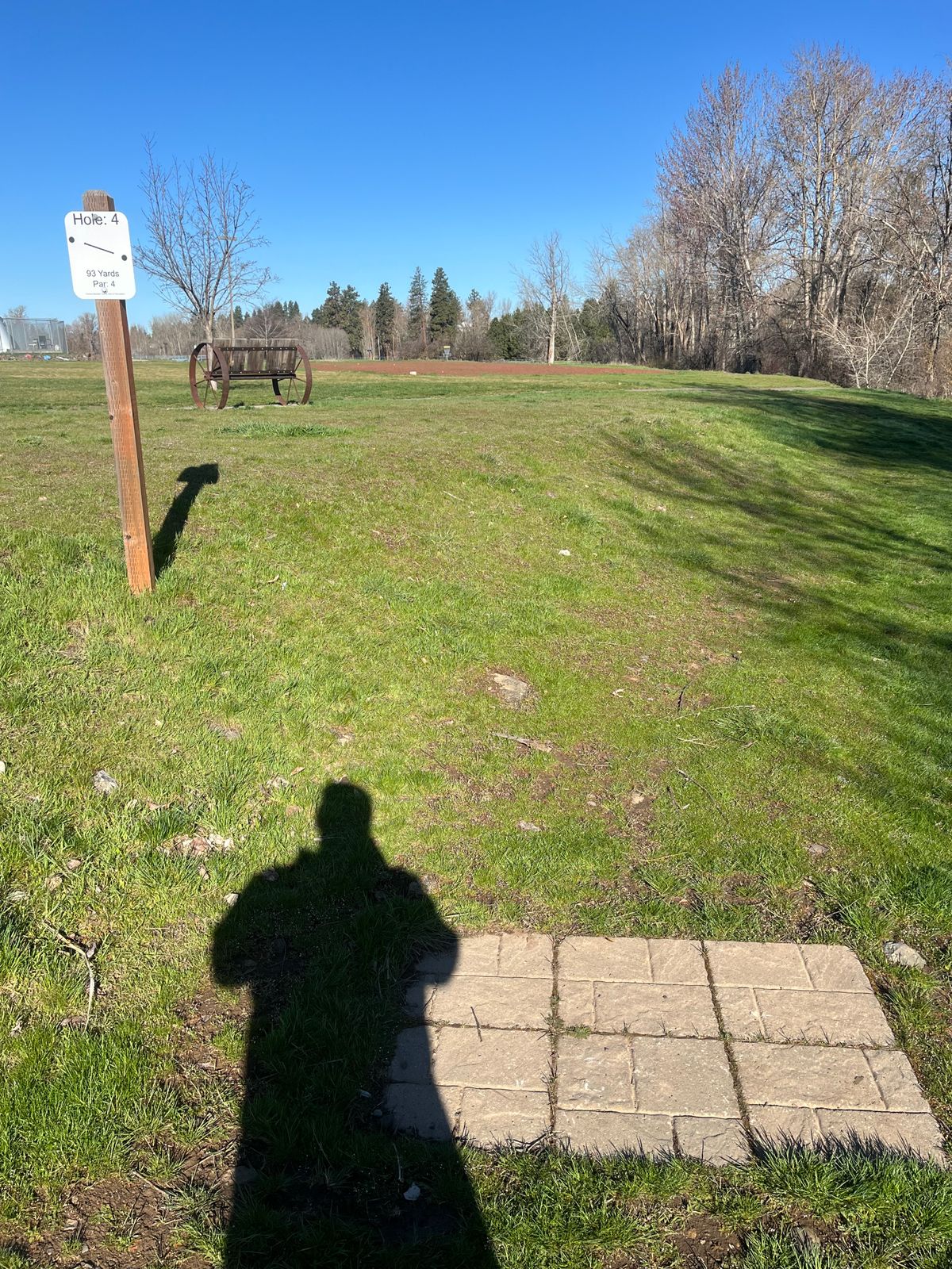 Hole 4 tee pad looking at basket