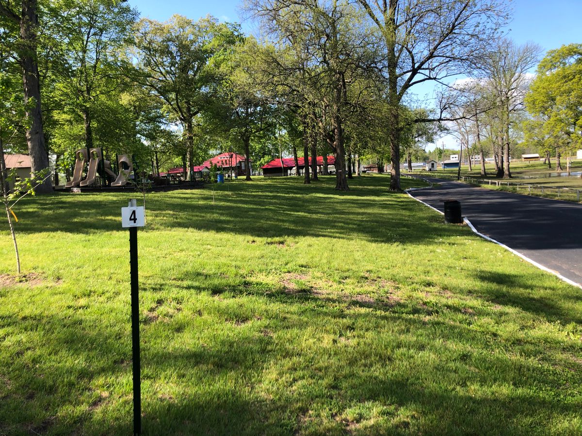 Hole 4 tee