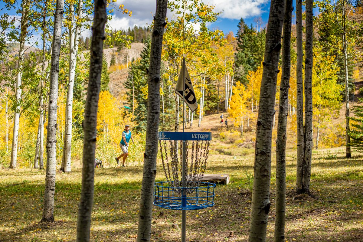 Hole 14 approach to A position

📸: Kevin Banker || Banker Cinefoto || September 2020