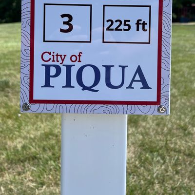 Hole 2 tee sign