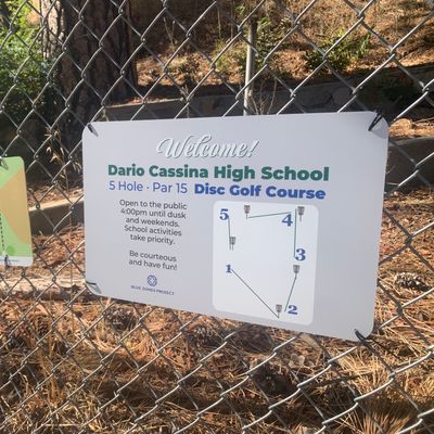 Signs for hole 1