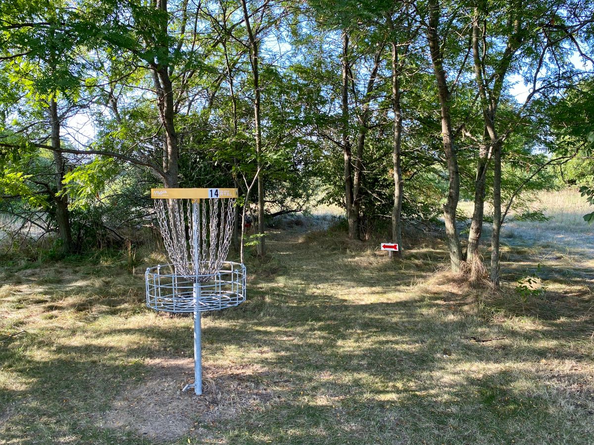 Hole 14 has a nice green, rewarding good placement. Viewable from tee 13, which is blind!