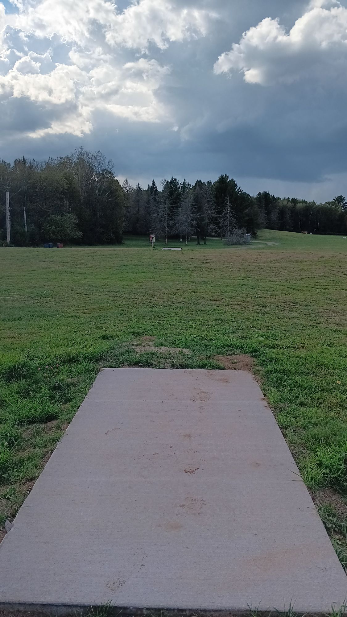 Hole 1 blue tee
