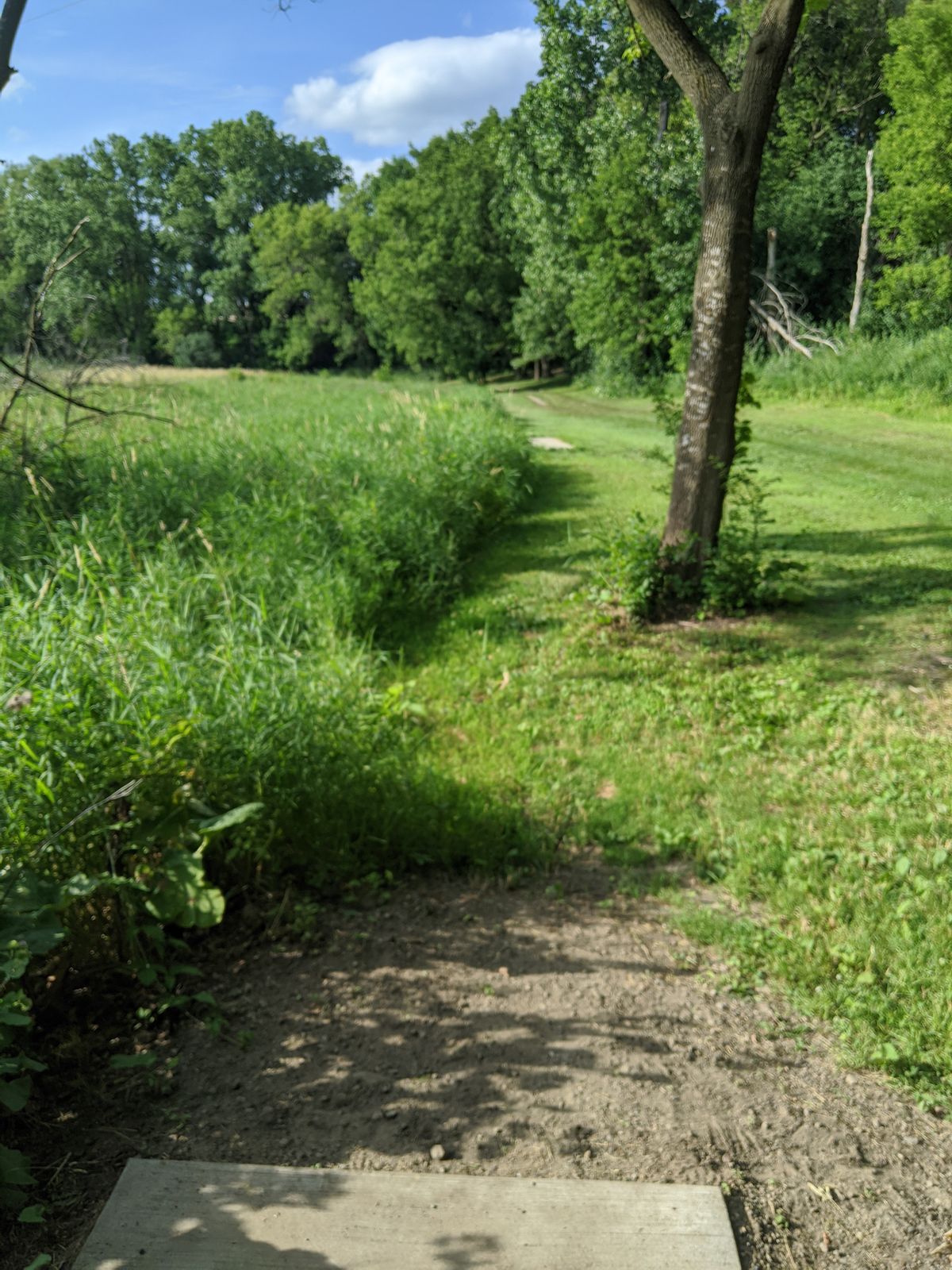 Hole 10 - stay right!