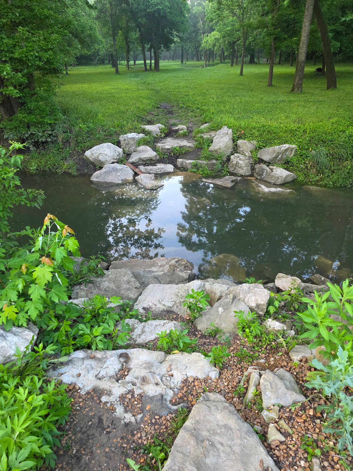 EXTREME CAUTION...CANT GET ON COURSE...LOST MY TEE SHOT...SO UPSET...WTF BUILD SOME BRIDGES!!!