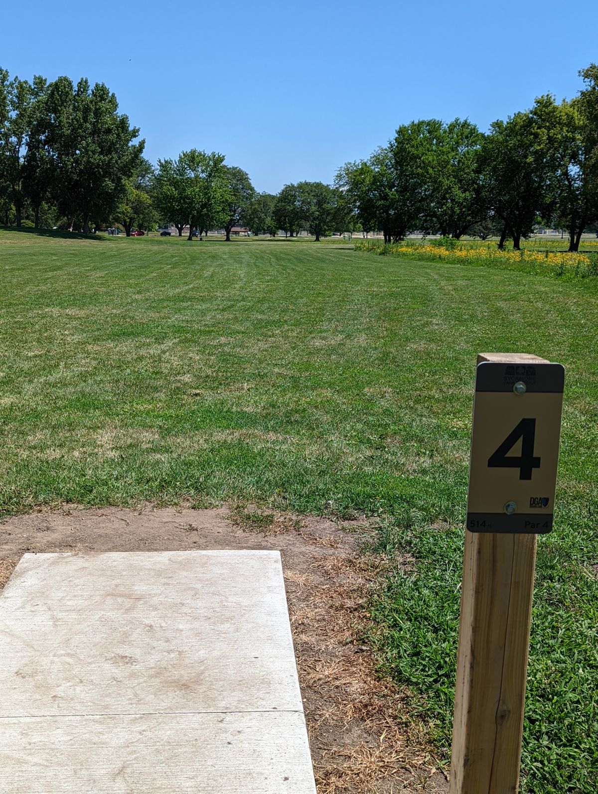 Hole 4. 514 ft, par 4.