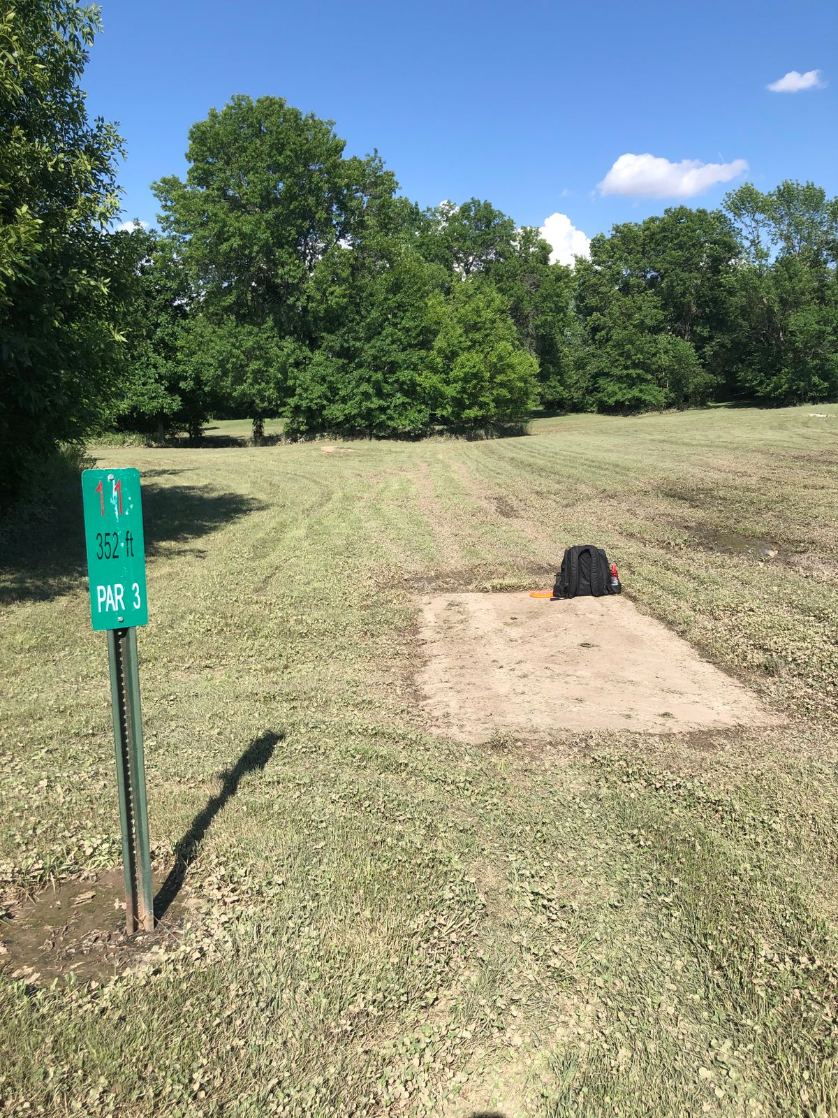 Hold 11 Tee Box
