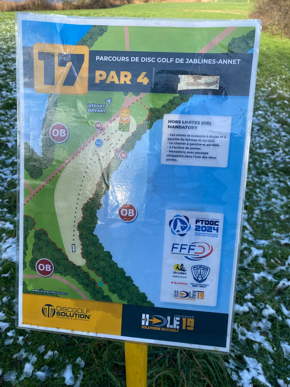 My other favorite hole. Fun RHBH turnover tee shot with a double mando before a podium green