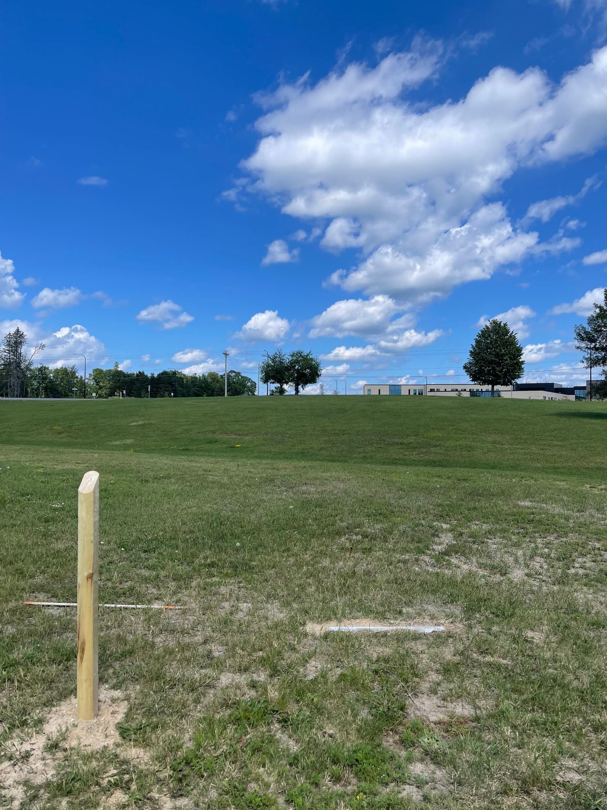 Hole 1 tee