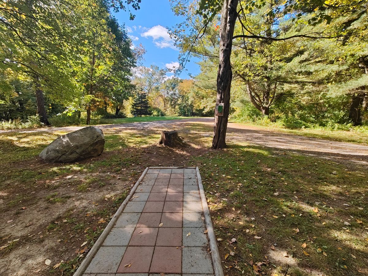 Hole 1 teepad
