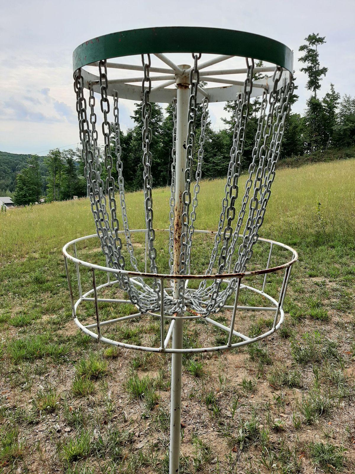 Disc falls right through the basket
