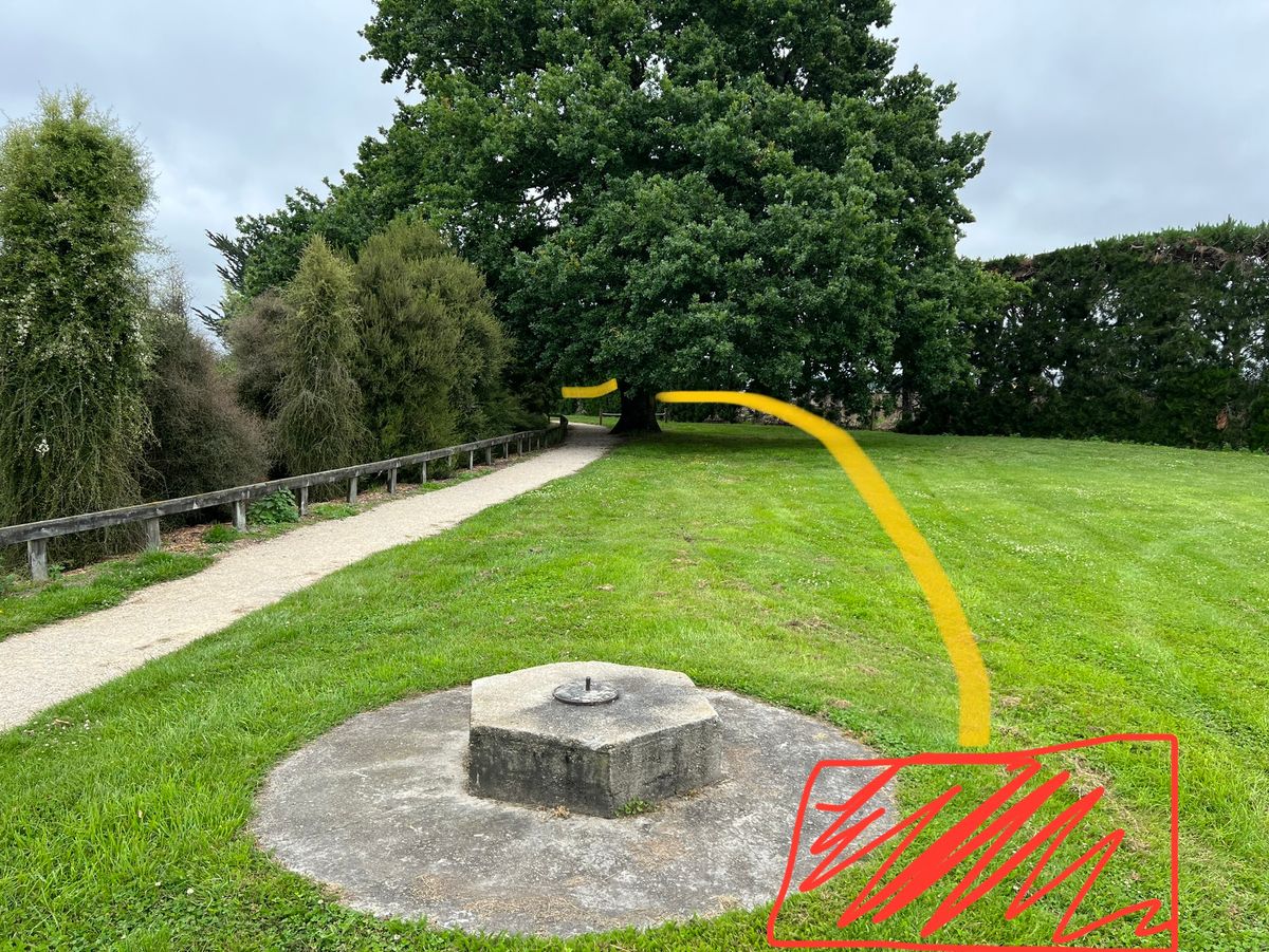 Tee example from Hole 6. All tees and baskets have photos with tee, path and target drawn on for easy navigation 