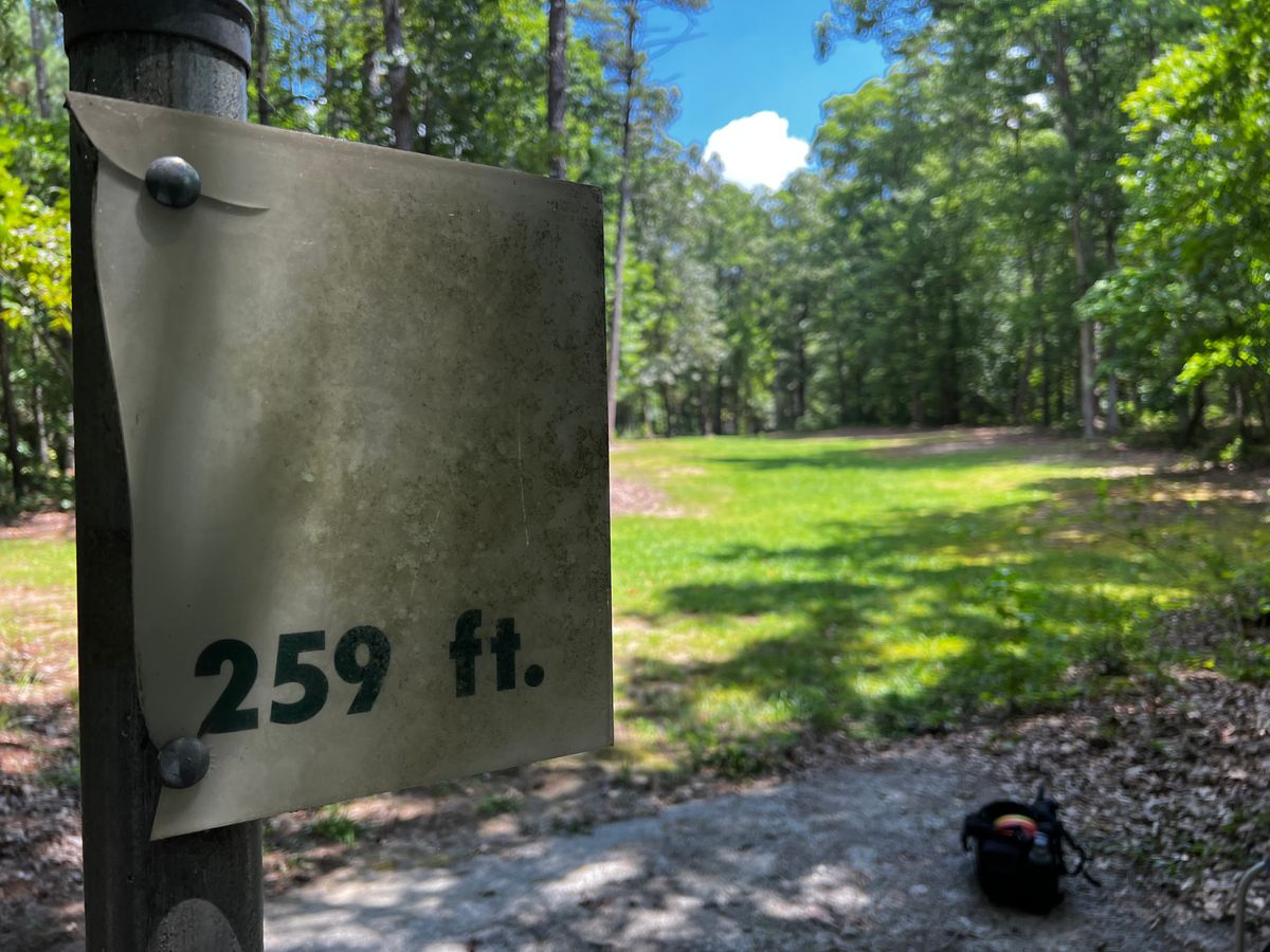 Hole 4 Tee Sign